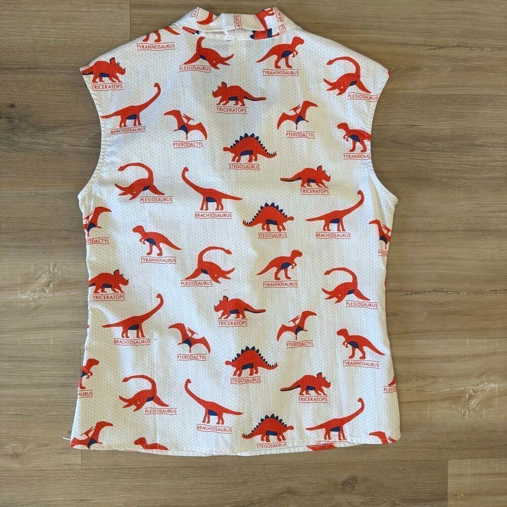 New Retrolicious Women’s Dinosaur Print Red & White Sleeveless Top Size Medium - Picture 6 of 6